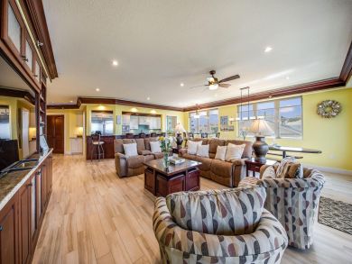 Penthouse 4 Bed Property - Full Gulf Views! Pool